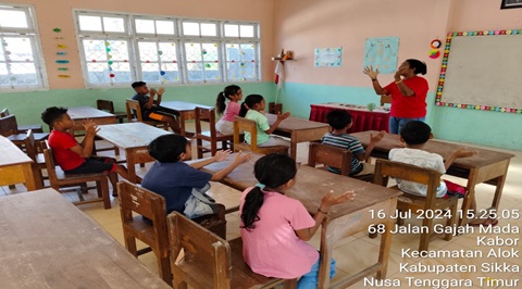 kegiatan kindermissionwerk di SDK Maumere 2