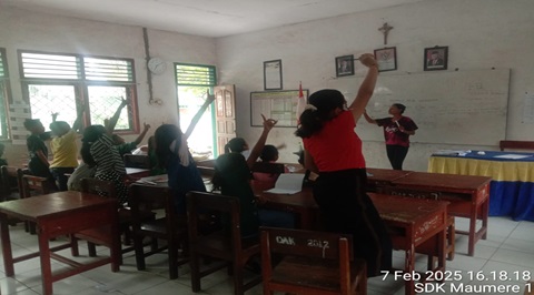 CERITA KECERIAAN ANAK-ANAK SDK MAUMERE I DALAM BELAJAR MEMBACA