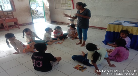 PERJALAN LITERASI ANAK-AANK SDK MAUMERE 1
