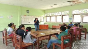 MENGENAL DUNIA DARI SEKOLAH: PERJALANAN LITERASI DAN PERLINDUNGAN ANAK DI SDK NITA II, MAUMERE