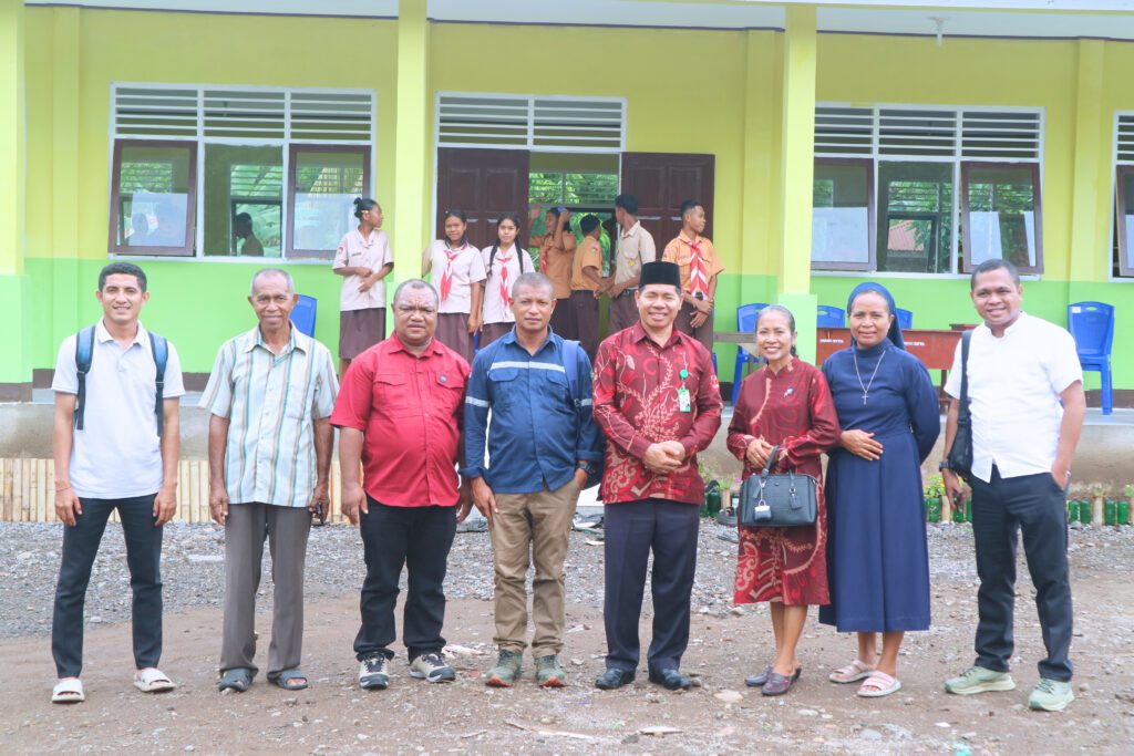 ADAKAN UPACARA PELETAKAN BATU PERTAMA, SMAK ST. YOSEP TANA AI SIAP PEMBANGUNAN GEDUNG KEDUA