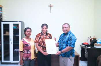 APRILIA YUNARTI RESMI MENJADI PLT KEPALA TK ANGELITA WATUBALA, KETUA SANPUKAT TEGASKAN RASA MEMILIKI SEKOLAH