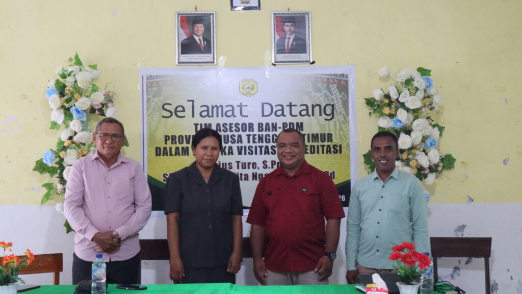 KETUA SANPUKAT KUNJUNGI SDK WOLOMUDE