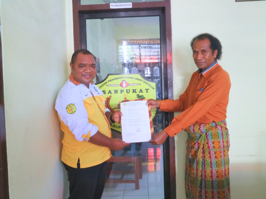 TERPILIH UNTUK KETIGA KALINYA, DAMIANUS DEWA KEMBALI MENJADI KEPSEK SMPK SUSILA KOTING