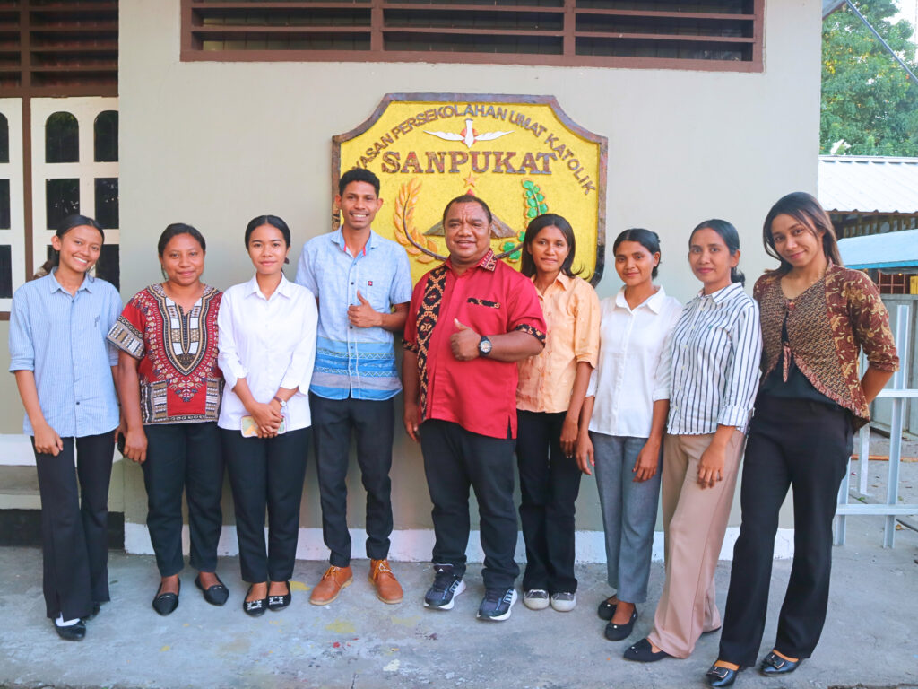 SEKOLAH BARU DENGAN SEMANGAT ALA VETERAN, SMAK ST. ANTONIUS BOGANATAR TERUS PERTEGAS EKSISTENSI