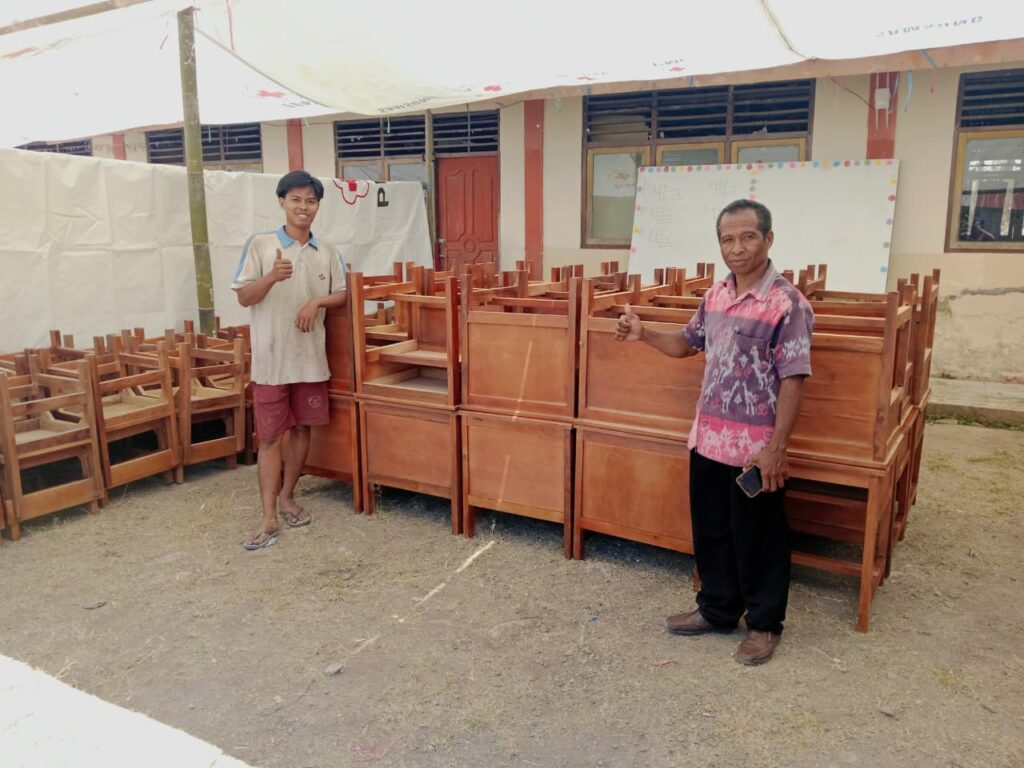 SANPUKAT SALURKAN BANTUAN SOLIDARITAS PENDIDIKAN UNTUK EMPAT SEKOLAH