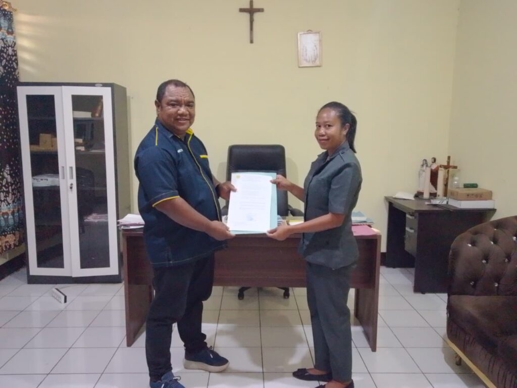 FRANSISKA IWANTI KEMBALI DIPERCAYA SEBAGAI PLT KEPALA SDK WOLOLUMA
