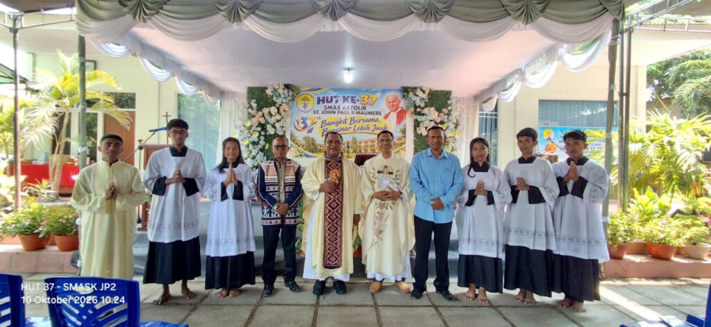 HADIRI HUT KE-37 SMAS KATOLIK ST. JOHN PAUL II, KETUA SANPUKAT AJAK KELUARGA BESAR SEKOLAH BERSINAR LEBIH JAUH